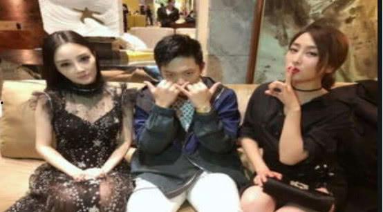 娱乐圈怎么看群众吃瓜,揭秘群众“吃瓜”背后的文化现象